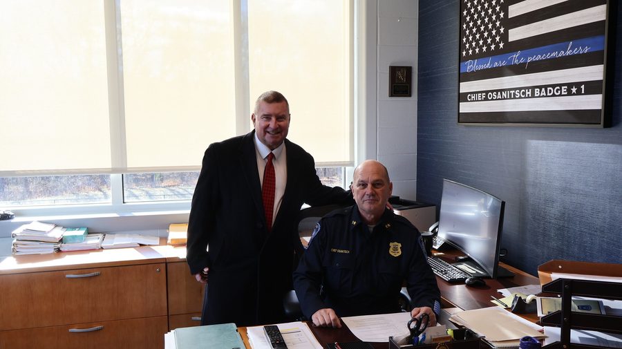 Senator Kissel meeting with a local police chief